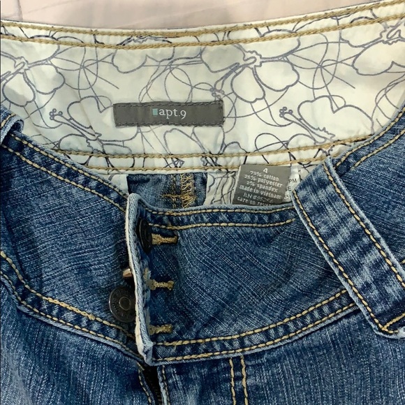 size 4 apt. 9 Jean Shorts - Picture 2 of 3
